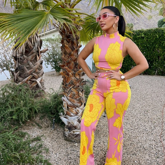 Pink top and pants💕 - Picture 2 of 2